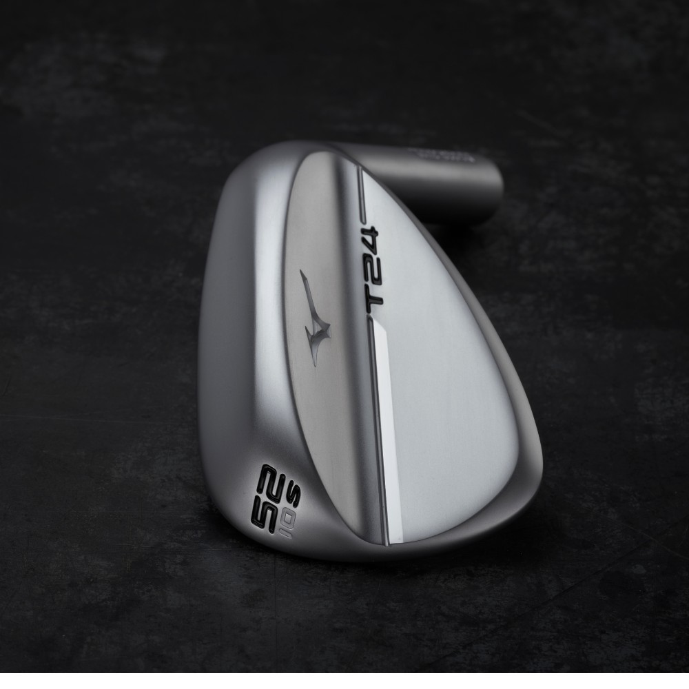 Offers Mizuno wedge